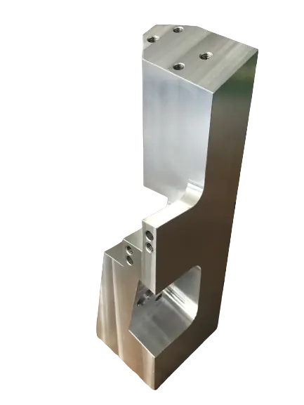 Winkelstütze – CNC-gefrästes Bauteil aus Aluminium, gefertigt von SR-Zerspanung in Stamsried