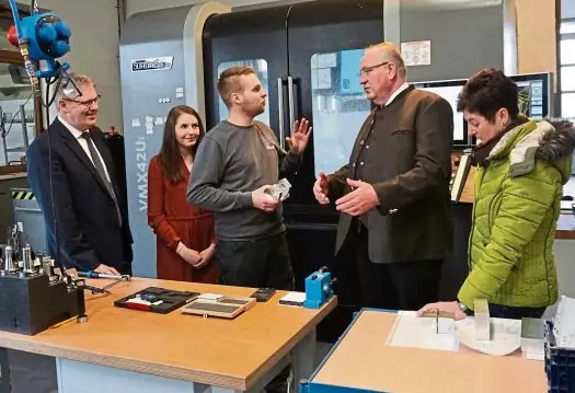 Landrat Franz Löffler besucht SR-Zerspanung